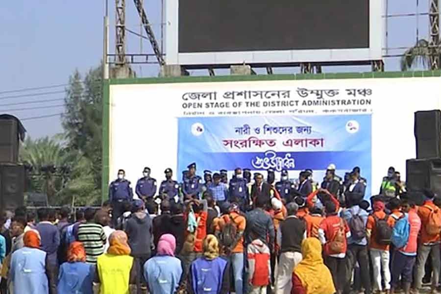 কক্সবাজার সৈকতে নারীদের সংরক্ষিত এলাকা চালুর ১০ ঘণ্টার মধ্যে বাতিল
