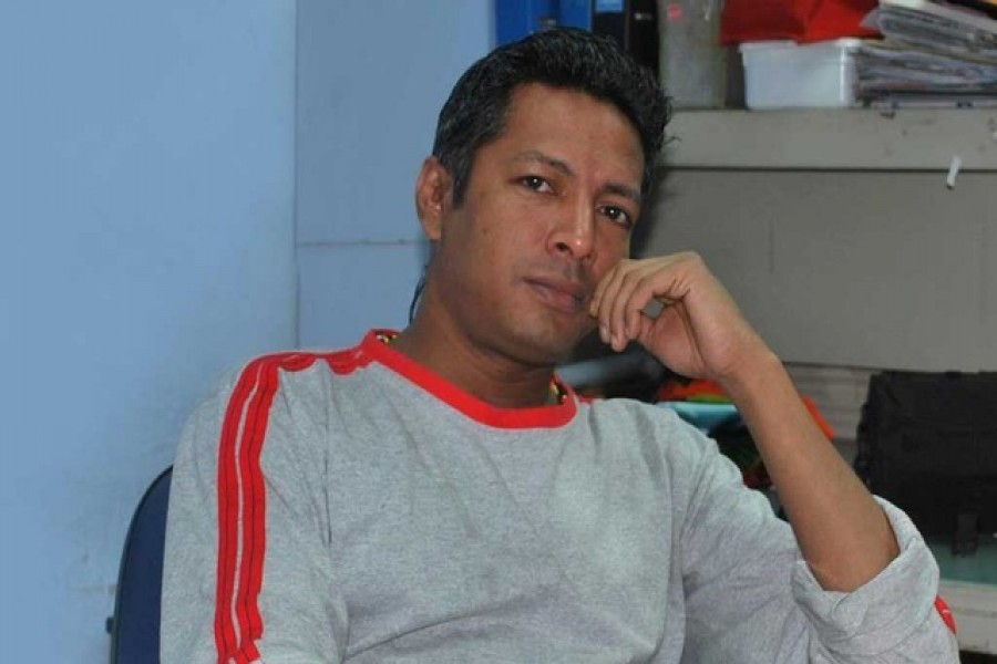নিজের ঘরে গীতিকার রাসেল ও’নীলের ঝুলন্ত লাশ