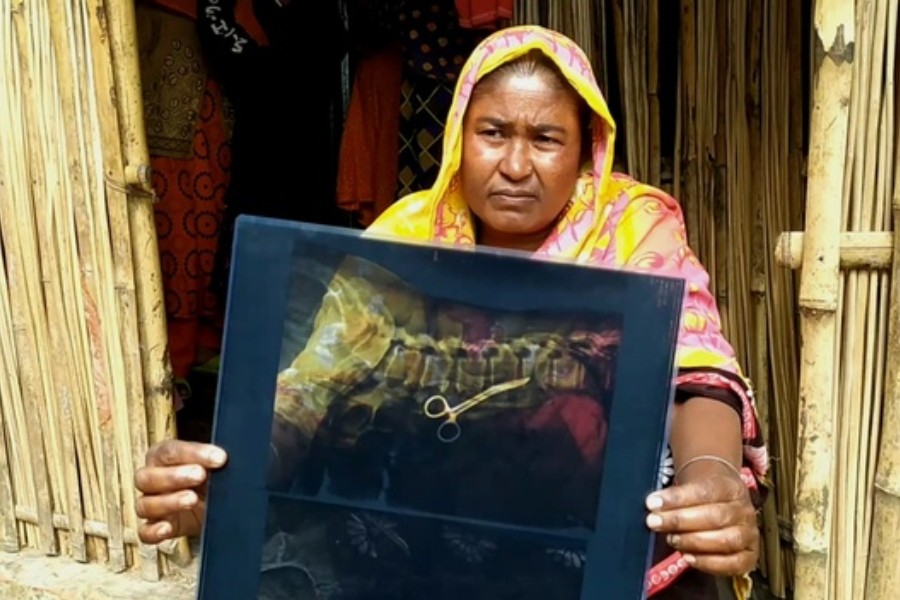 অস্ত্রোপচারের দুই দশক পর পেটে মিলল কাঁচি