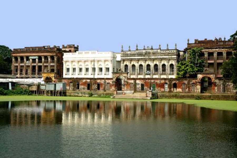 - বালিয়াটি জমিদার বাড়ি
