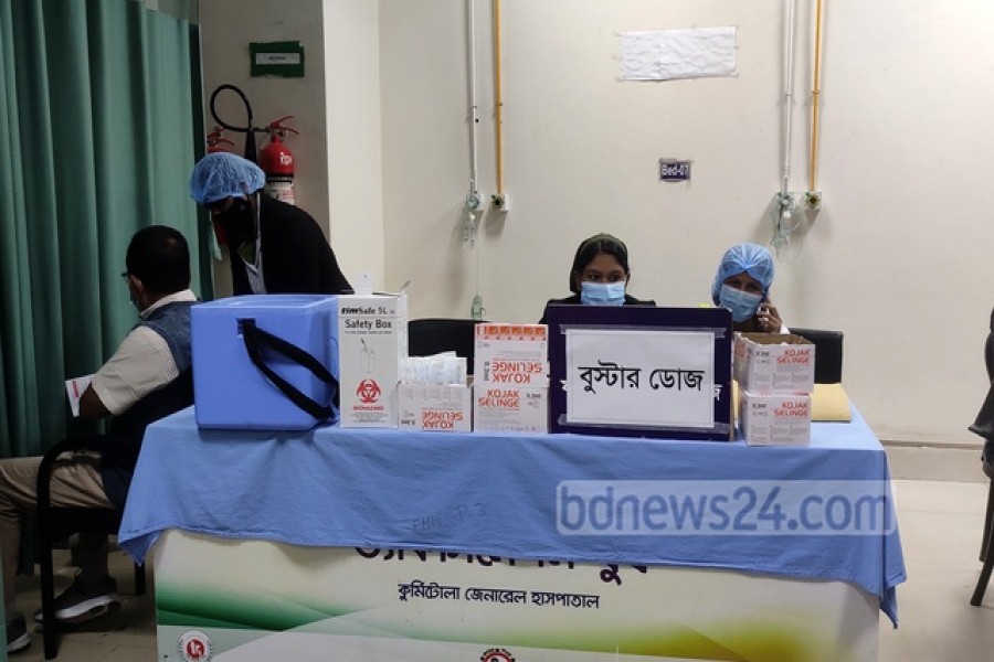 বয়স ৫০ হলেই পাবেন কোভিড টিকার বুস্টার ডোজ