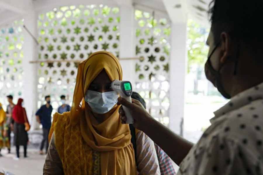 কোভিড: শনাক্তের হার ২৫ শতাংশ ছাড়াল, রোগী বাড়ল সাড়ে ৯ হাজার