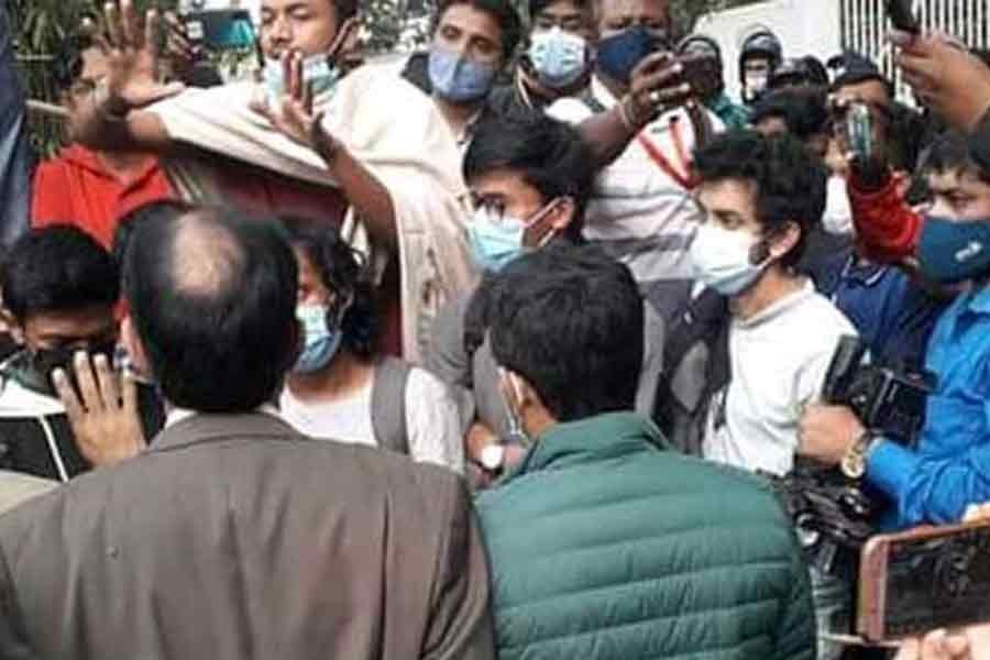 শাহজালাল বিশ্ববিদ্যালয়ে আমরণ অনশনরত শিক্ষার্থীদের চিকিৎসা সেবা বন্ধ