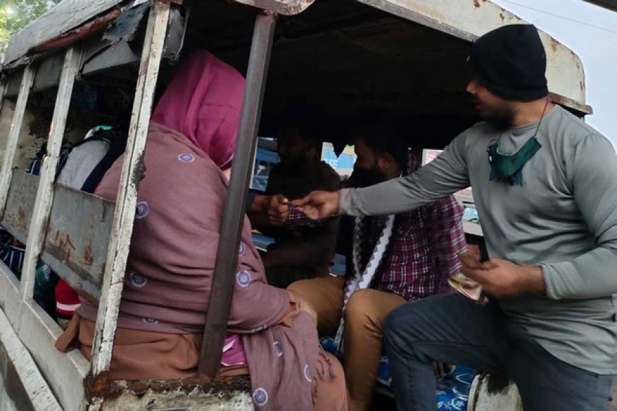 লেগুনার হেলপার সেজে হত্যা রহস্য উদঘাটন
