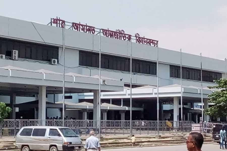 বিমানের ফেলে রাখা চাকায়ও মিলল সোনার বার