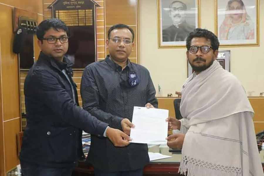 চাকরি পাচ্ছেন দু’বেলা ভাতের বিনিময়ে পড়াতে চাওয়া সেই যুবক
