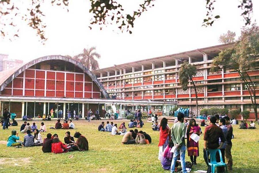 ঢাকা বিশ্ববিদ্যালয়ে সশরীরে ক্লাস বন্ধ থাকবে আরও দুই সপ্তাহ