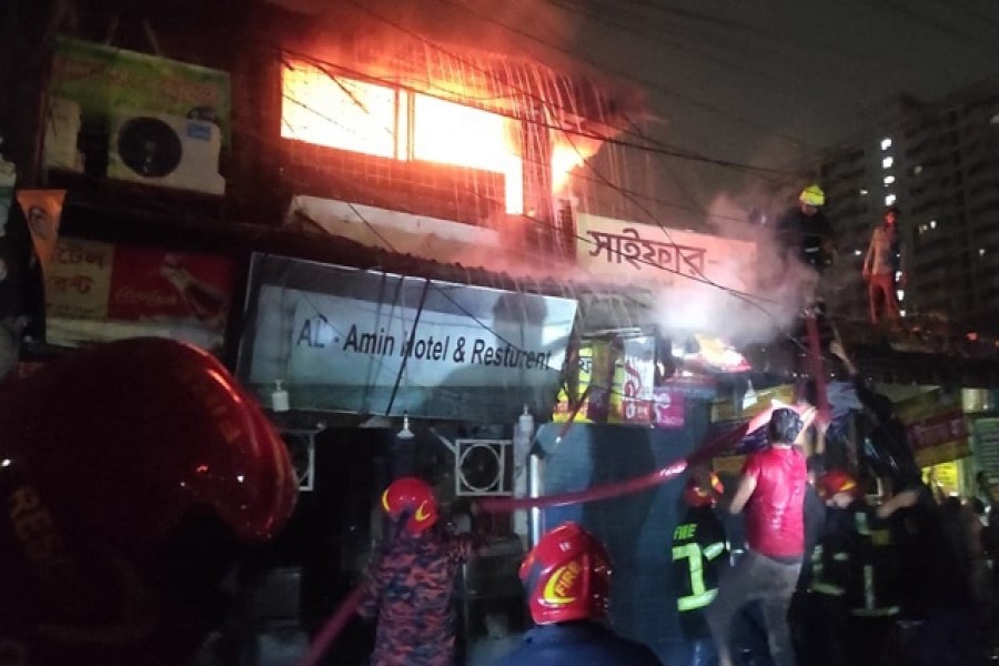মহামারীর ধকল থেকে ওঠার চেষ্টার মধ্যে আগুনের হানা