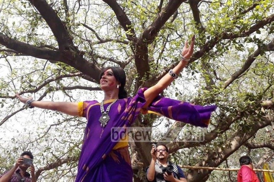 সম্পত্তির উত্তরাধিকার: জটিলতা ‘কাটছে’ ট্রান্সজেন্ডাদের