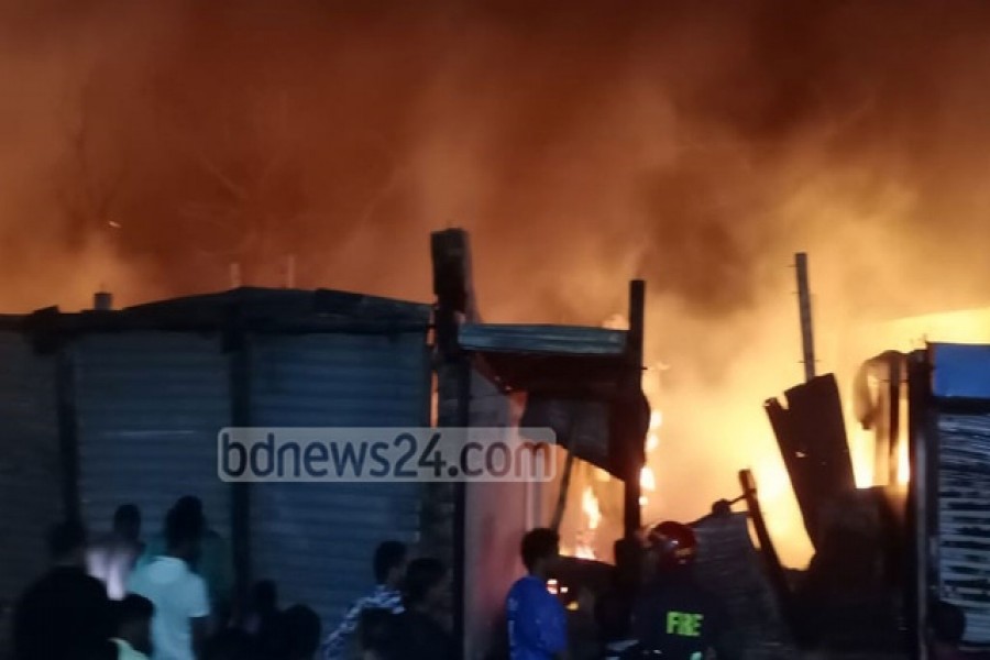 মুন্সীগঞ্জে ভয়াবহ আগুনে পুড়েছে ‘কোটি টাকার’ সম্পদ