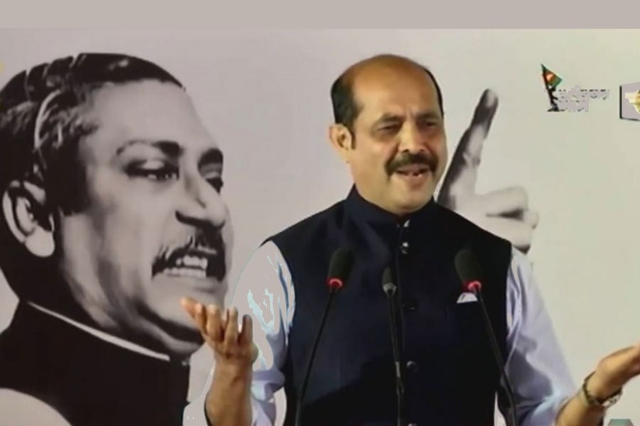 গান গেয়ে প্রধানমন্ত্রীর কাছে জমি চাইলেন মেয়র আতিক