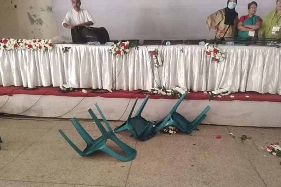 গণফোরামের দুই পক্ষে মারামারি, আহত ১৫ জন