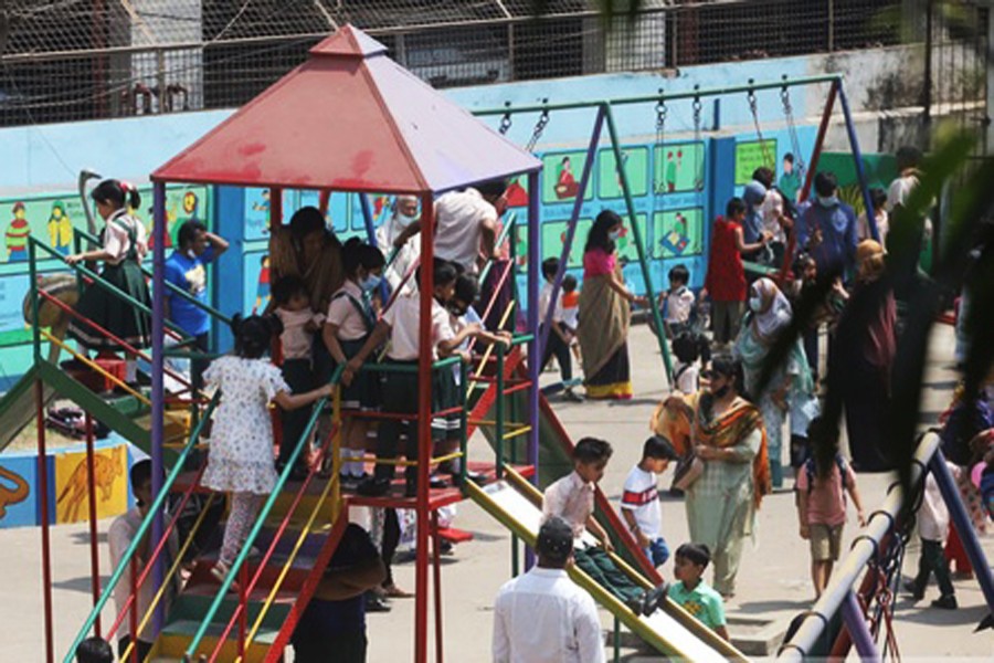 অপেক্ষা ফুরালো, শিশুরা চিনলো ক্লাসরুম