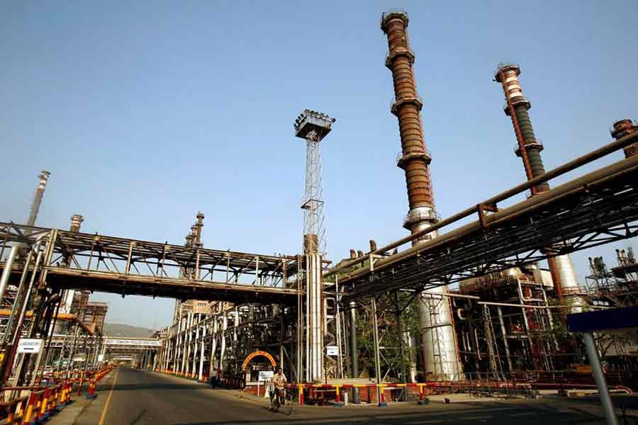 India's Feb oil imports surge to 4.86m barrel