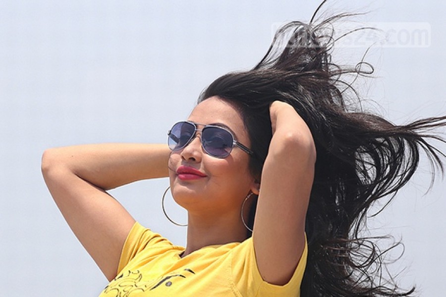 চুলেরও চাই সুর্যালোক থেকে প্রতিরক্ষা