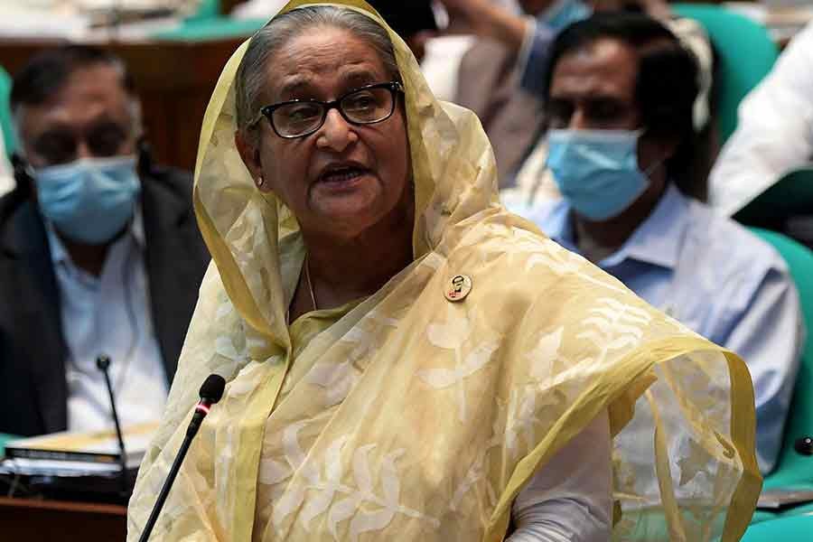 বেগুন দিয়ে বেগুনি না খেয়ে সহজলভ্য অন্য সবজি দিয়ে বেগুনি খেলেই হয়: প্রধানমন্ত্রী