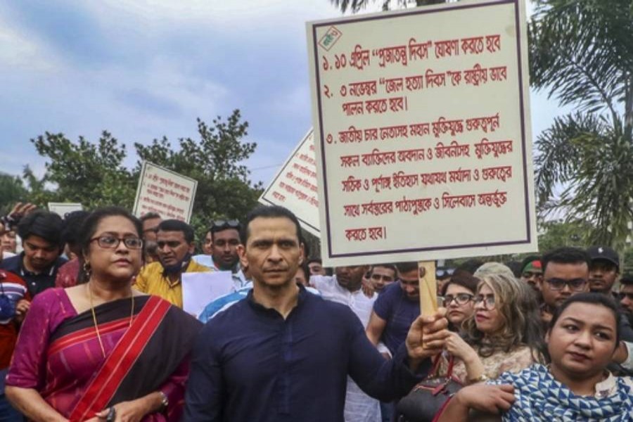 ৩ দাবি নিয়ে গণভবনে সোহেল তাজ