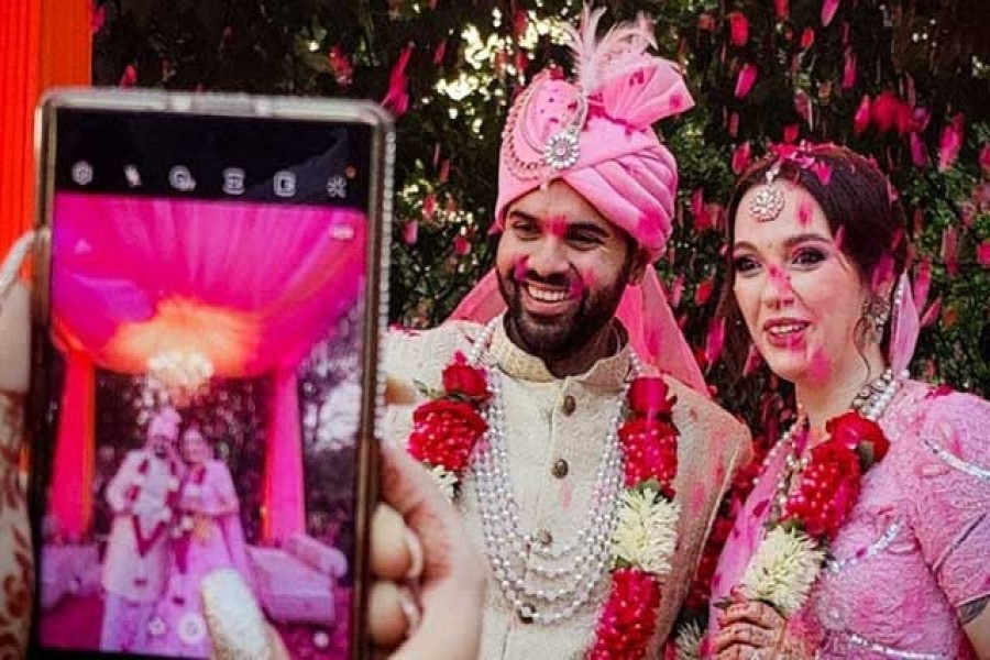 কিইভ থেকে পালিয়ে ভারতে বিয়ের পিঁড়িতে 
