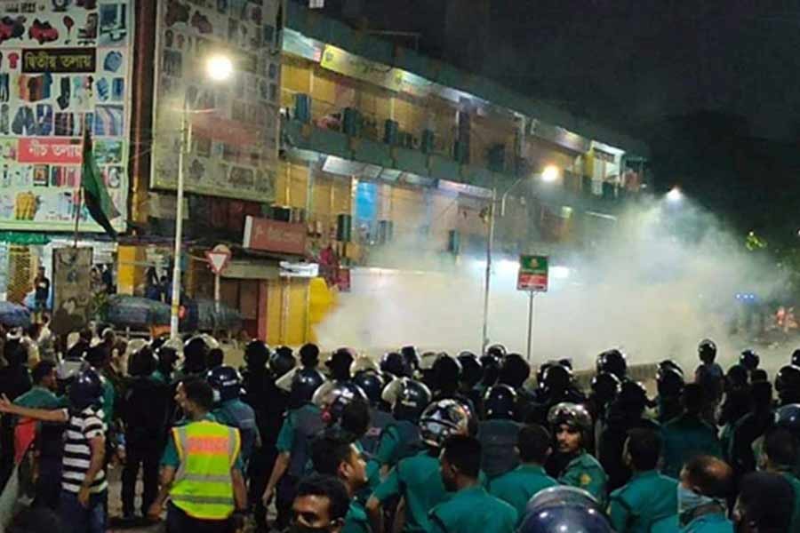 নিউ মার্কেটে সংঘর্ষের মামলার প্রধান আসামি বিএনপি নেতা মকবুল গ্রেপ্তার