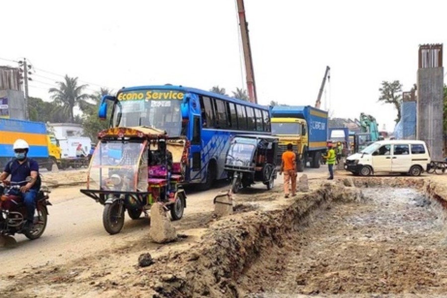 ঈদযাত্রা: সড়কে অনেক প্রস্তুতি, তবুও শঙ্কা