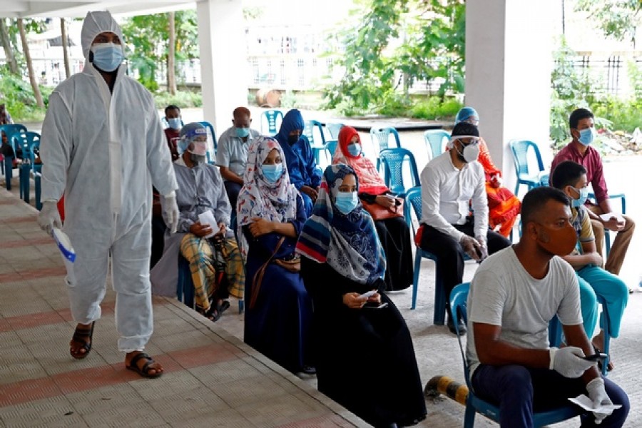 বাংলাদেশে মহামারীর চতুর্থ ঢেউ আসলেও শঙ্কা কম: সিডিসি