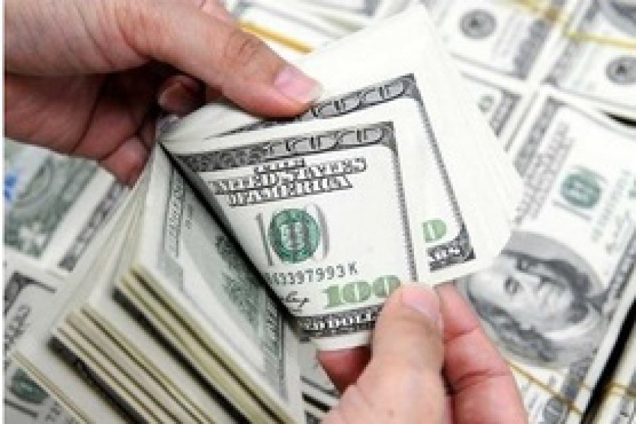 যুদ্ধের বাজারে চড়ছে ডলার, চড়তে পারে আরও