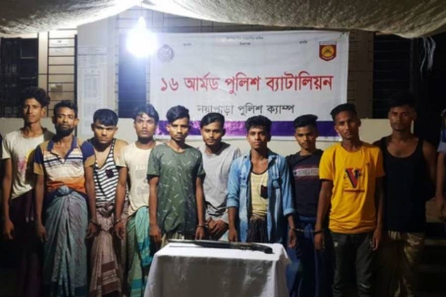 রোহিঙ্গা ক্যাম্প থেকে অস্ত্র উদ্ধার, আটক ১০ 