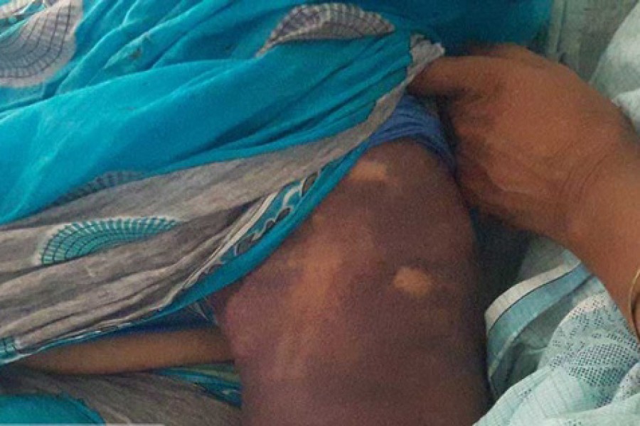 ‘আমি তোর মা, আর মারিস না বাবা, মরে যাবোরে’