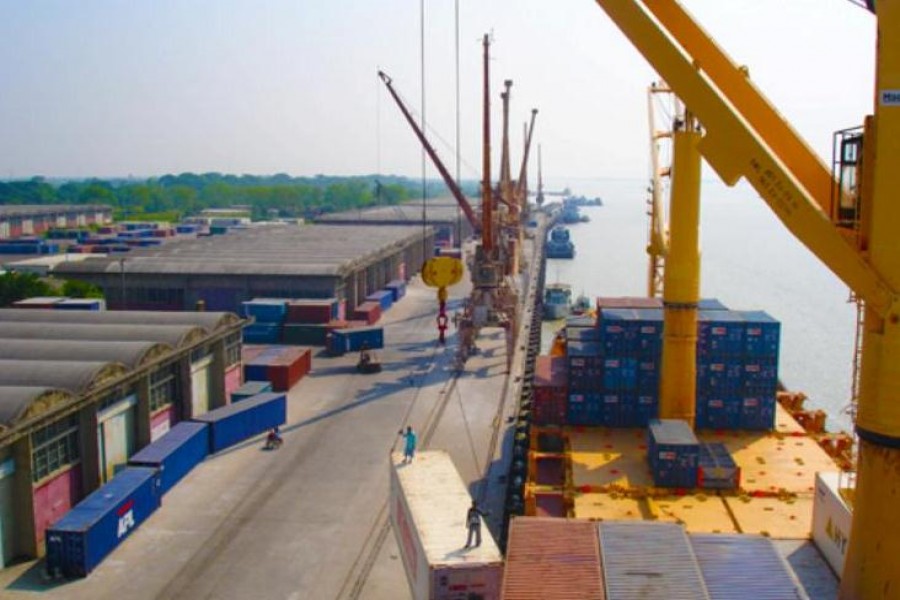 ডলার বাঁচাতে আমদানি আরও কঠিন করল বাংলাদেশ ব্যাংক