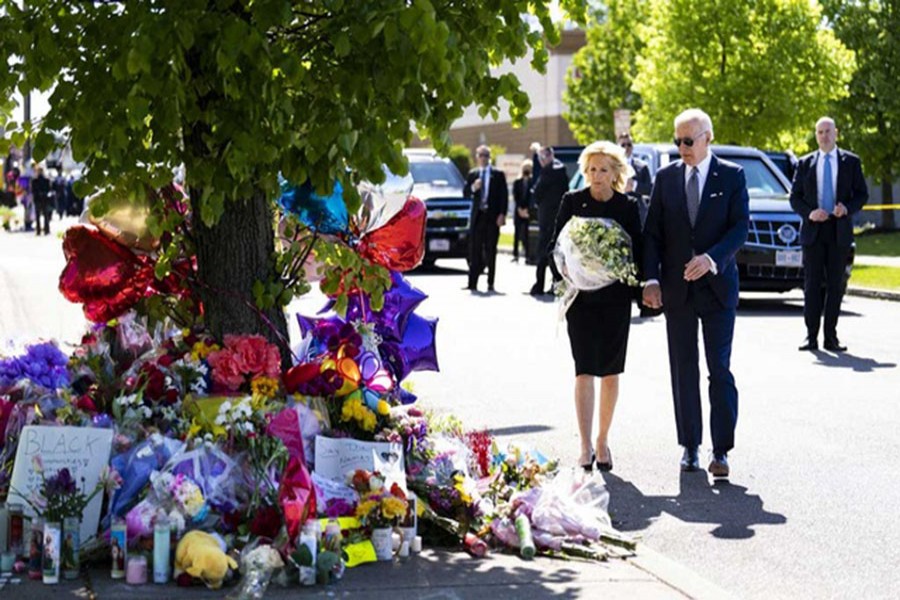 মার্কিন ‘শ্বেতাঙ্গ শ্রেষ্ঠত্ববাদের’নিন্দা বাইডেনের