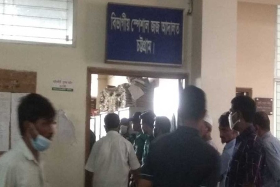 প্রদীপ দাশের স্ত্রী চুমকি কারণের আত্মসমর্পণ