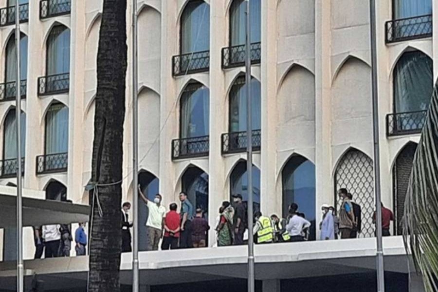 ইন্টারকন্টিনেন্টালের ছাদ থেকে পড়ে প্রকৌশলীর মৃত্যু