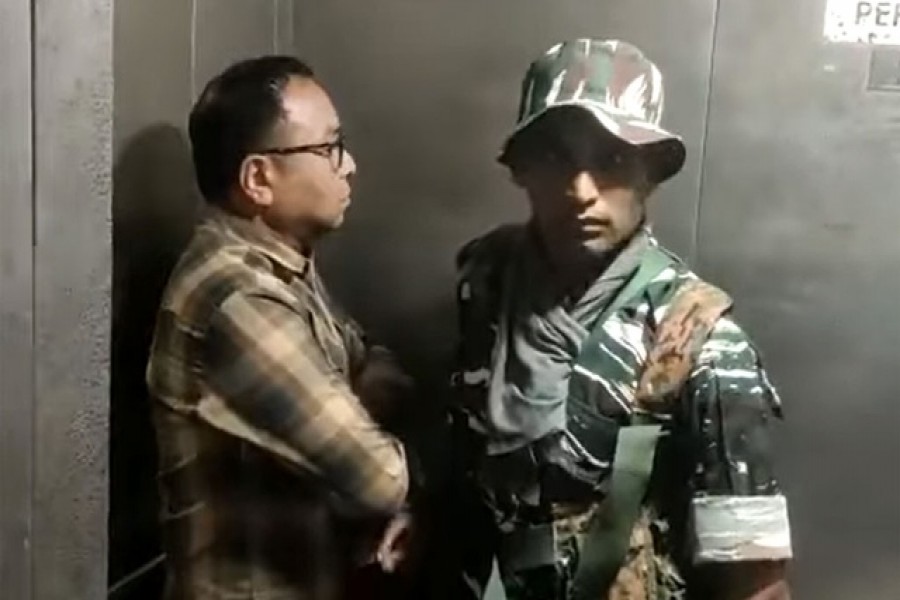 পিকে হালদারকে আদালতে হাজির হতে বিজ্ঞপ্তি প্রকাশের নির্দেশ