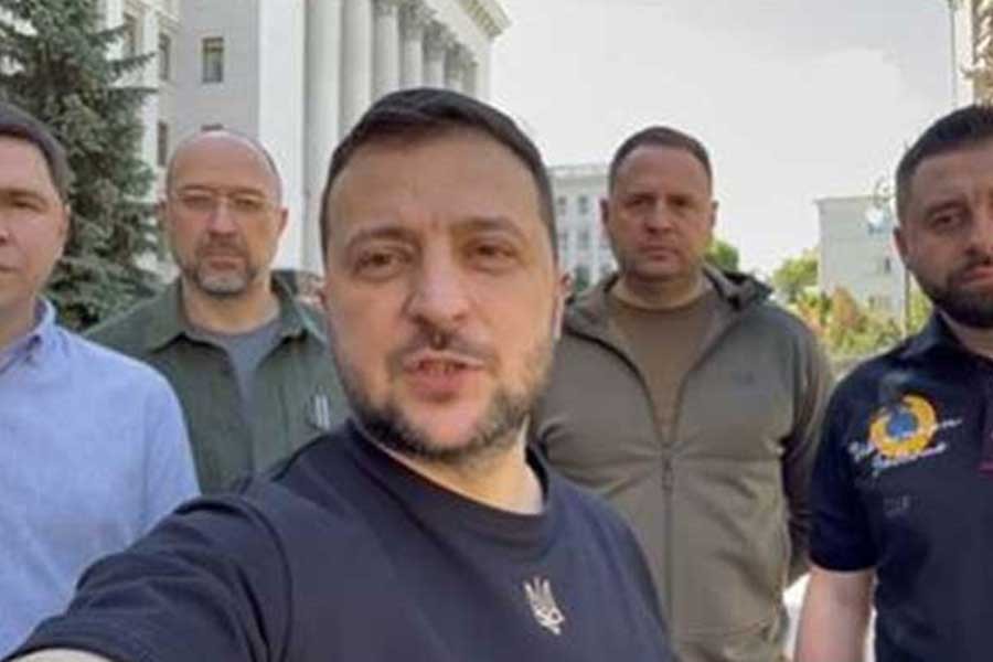 যুদ্ধের ১০০তম জেলেনস্কি বললেন, ‘জয় আমাদের হবেই’