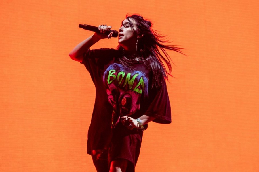Billie Eilish pauses London show over fan safety