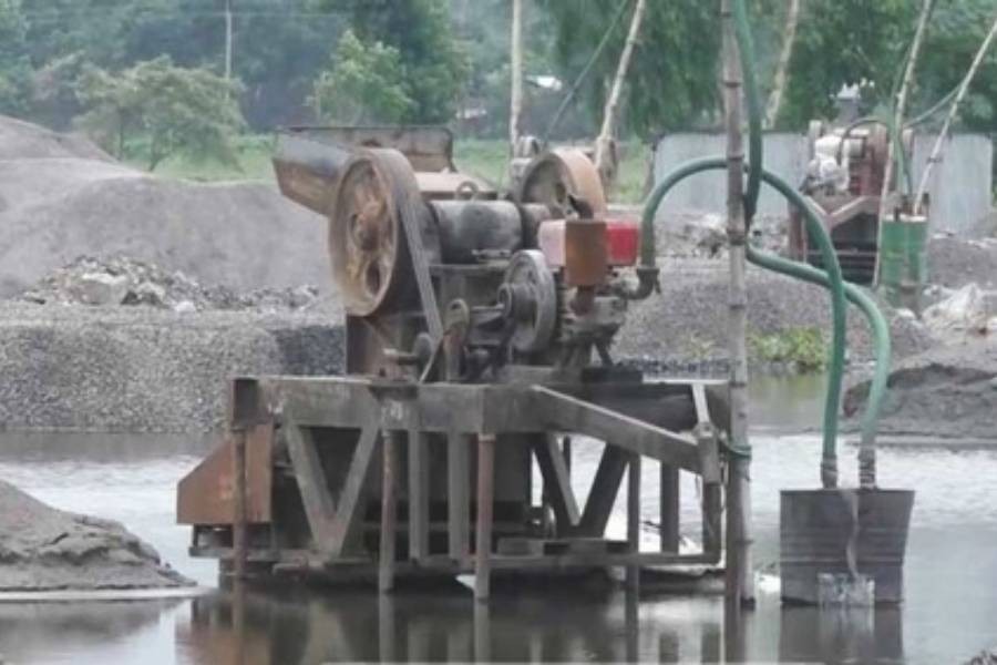 বন্যায় অচল রৌমারী বন্দর, বেকার ‘৬ হাজার’ শ্রমিক 