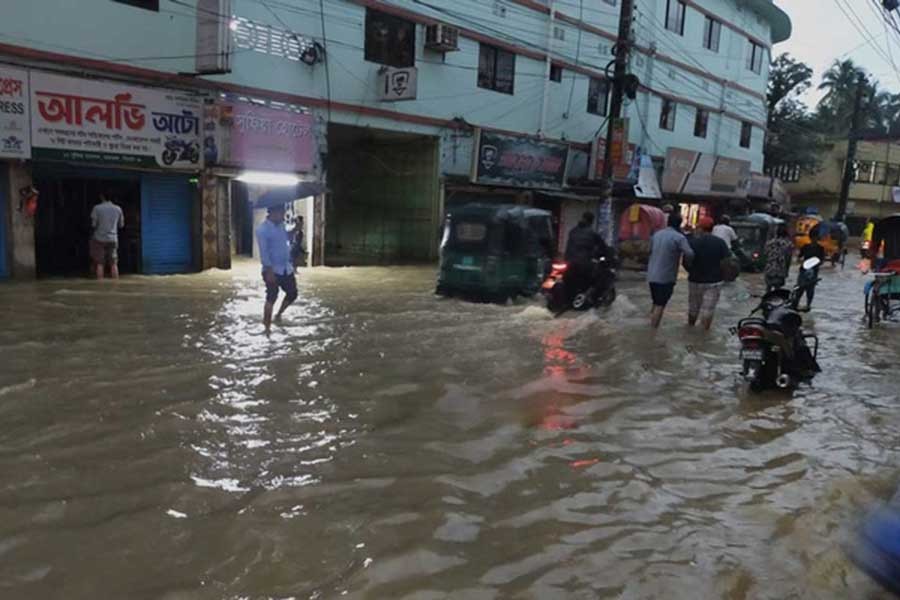 সিলেটের ১৬ উপজেলা বিদ্যুৎ বিচ্ছিন্ন, কাজ করছে না মোবাইল নেটওয়ার্ক