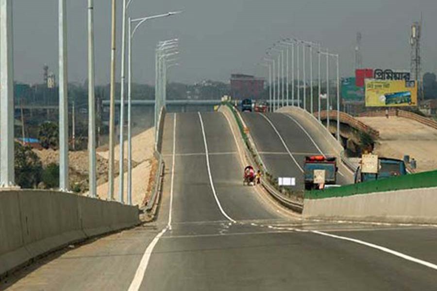 পদ্মা সেতুর সংযোগ সড়কে ট্রাক, কভার্ডভ্যান বন্ধ ২ দিন
