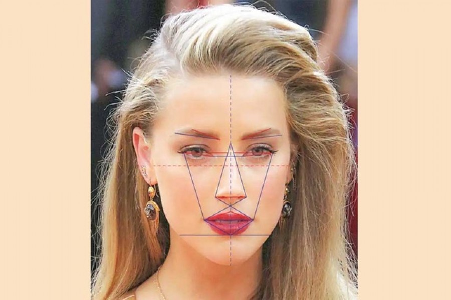 অ্যাম্বার হার্ডের মুখশ্রী প্রায় নিখুঁত?