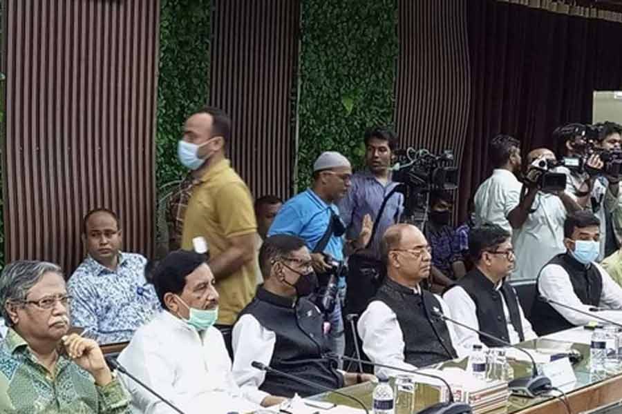 ইভিএমকে জনপ্রিয় করতে নির্বাচন কমিশনকে এখনই প্রচার শুরুর পরামর্শ দিয়েছে আওয়ামী লীগ