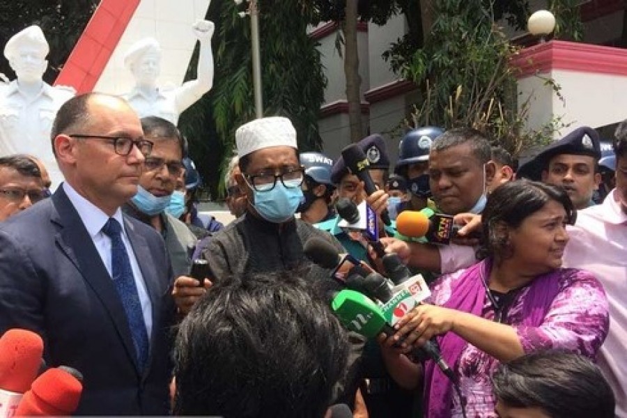 গুলশান হামলার পর ঘুরে দাঁড়াতে না পারলে পদ্মা সেতু হত না: ডিএমপি কমিশনার