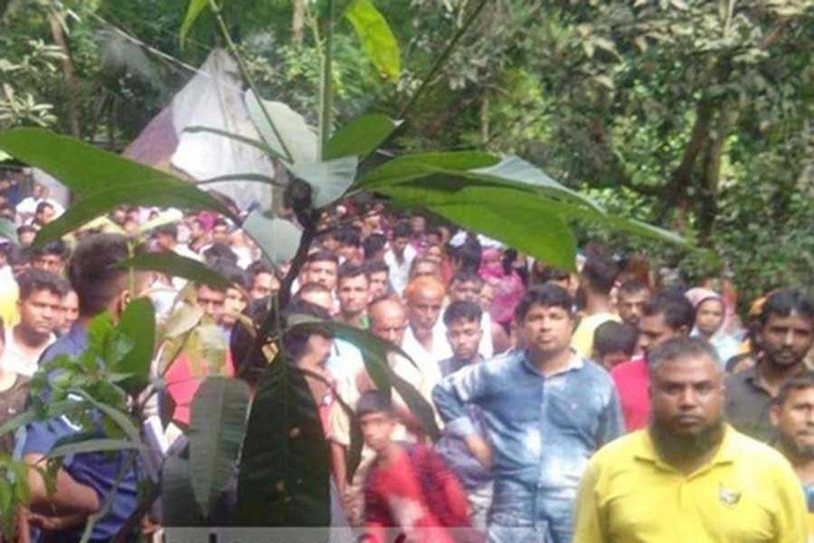 নারায়ণগঞ্জে মা ও ছেলেকে গলা কেটে হত্যা