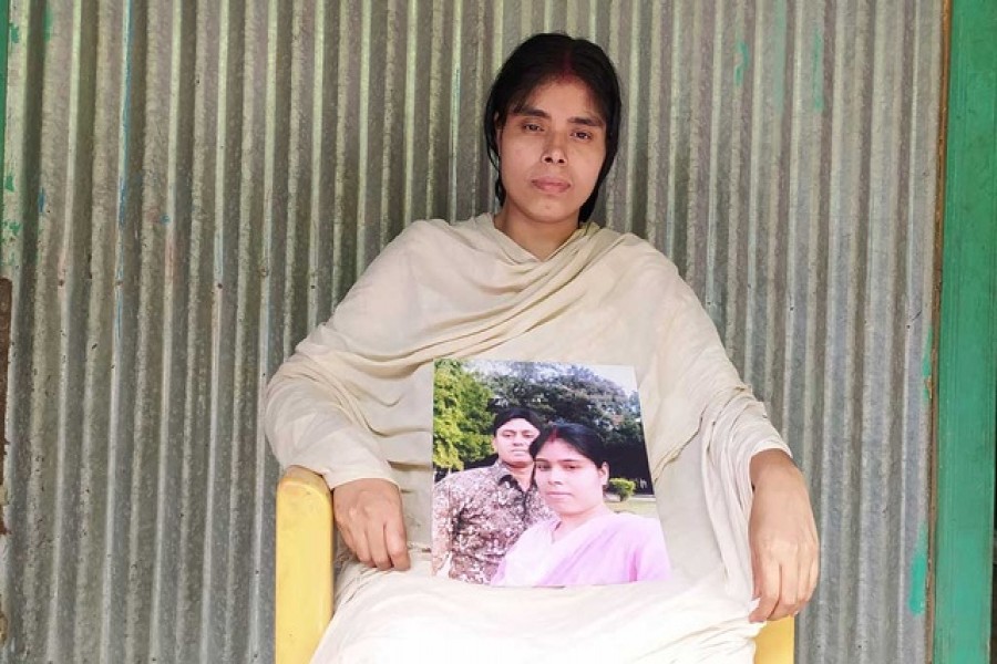 উৎপল-বিউটির উদযাপনের লগ্ন এখন শোকের মঞ্চ