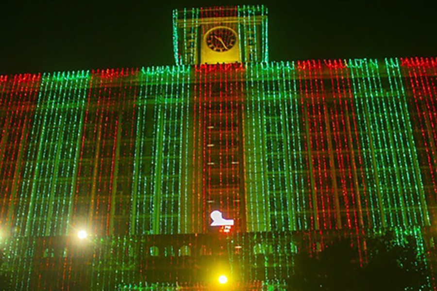 এমন আলোকসজ্জা এখন বন্ধ রাখতে বলা হয়েছে। ফাইল ছবি
