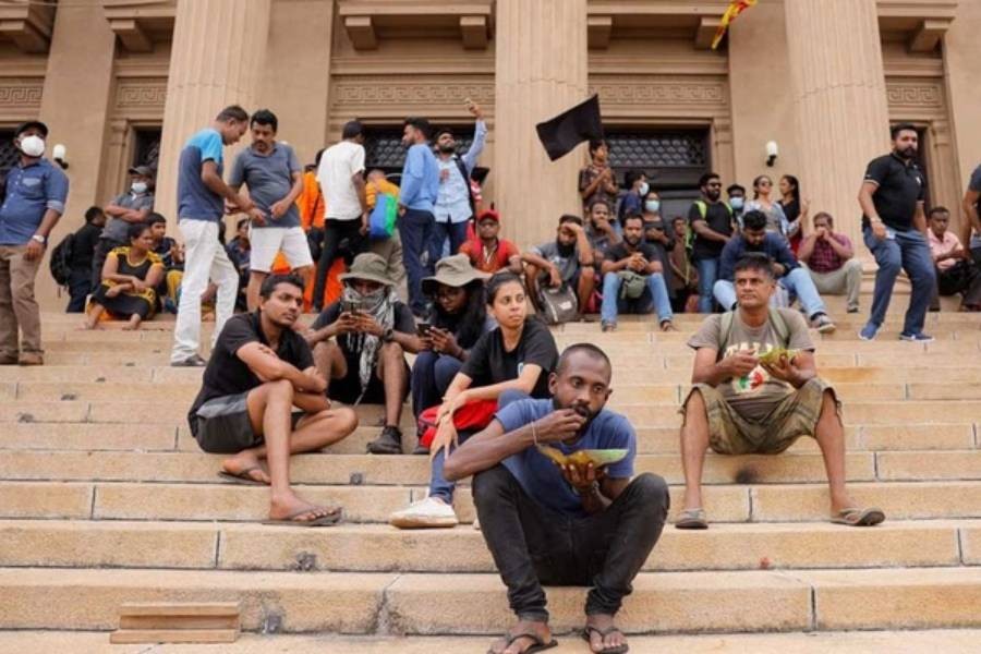 ঝড়ের পর শান্ত কলম্বো