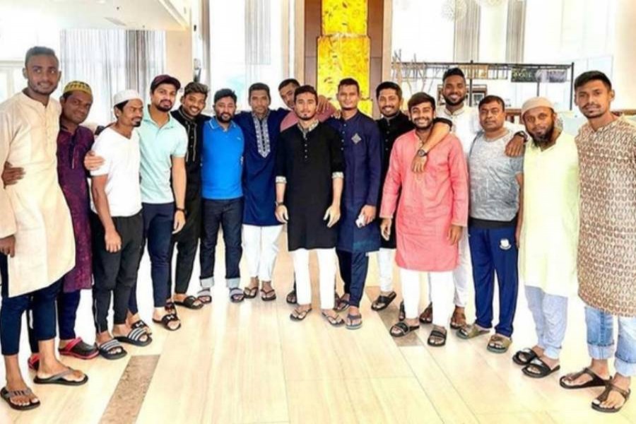 ওয়েস্ট ইন্ডিজ থেকে ঈদের শুভেচ্ছা জানালেন মাহমুদউল্লাহ-মুস্তাফিজরা