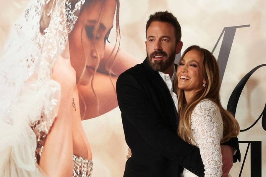 Jennifer Lopez and Ben Affleck wed in Las Vegas