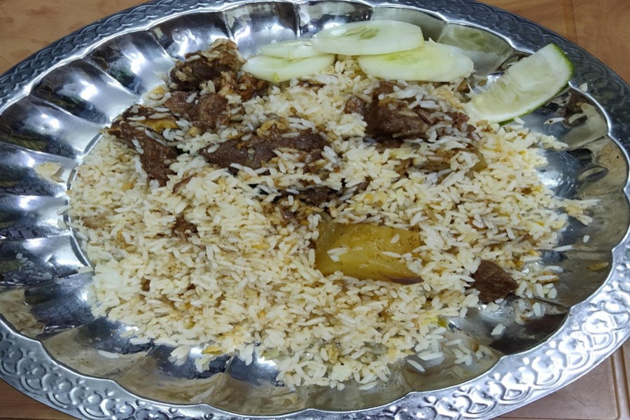 কামাল বিরিয়ানীর স্পেশাল কাচ্চি।ছবি: লেখক