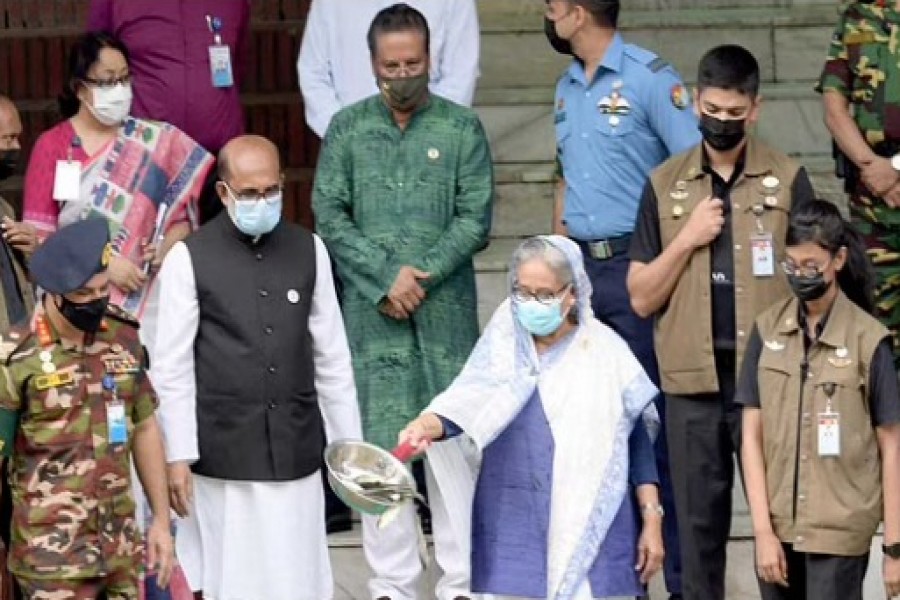 কাঁটা এড়িয়ে মাছ খাওয়ার রেসিপি দিলেন  প্রধানমন্ত্রী