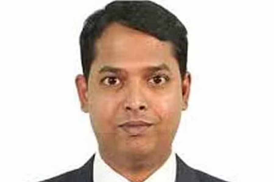 সাংবাদিককে গালাগালি করায় দায়িত্ব থেকে সরিয়ে দেওয়া হচ্ছে টেকনাফের ইউএনওকে